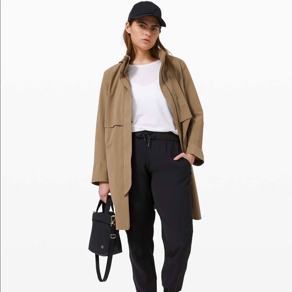 ISO LULULEMON CITY STROLL JACKET IN FRONTIER SZ 6